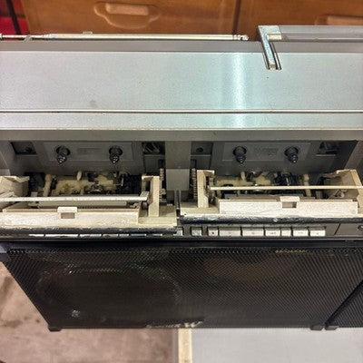SHARP GF-909 SILVER BOOMBOX AM/FM RADIO DUAL CASSETTE FOR PARTS REPAIR