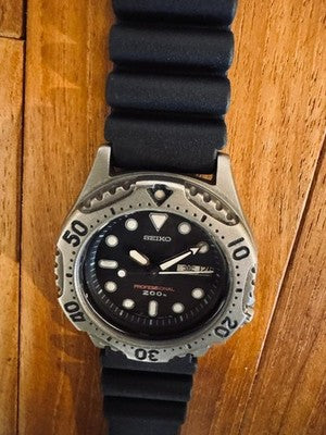 SEIKO 7C43-6A10 PROFESSIONAL 200M TITANIUM VINTAGE DIVER QUARTZ WATCH BLACK