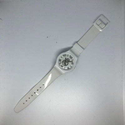 REAL MADRID CLUB DE FUTBOL WATCH 43811 WHITE & SILVER QUARTZ USED FROM JAPAN
