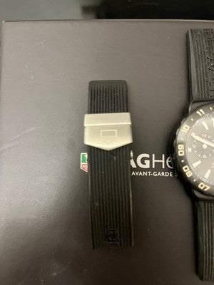 TAG HEUER FORMULA 1 WAU111D QUARTZ BLACK DIAL RUBBER STRAP MEN'S WATCH USED