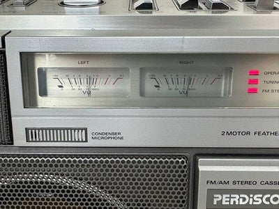 HITACHI TRK-8800 DISCO BOOMBOX RADIO CASSETTE PLAYER SERVICED SHOWA RETRO RARE