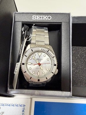 SEIKO 5 SPORTS LIMITED EDITION SKX SBSA211 WATCH WITH BOX WARRANTY TAG NEW