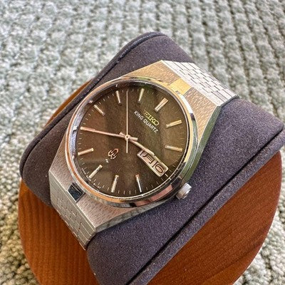 SEIKO KING QUARTZ 5856-8090 TEXTURED BROWN DIAL DAY DATE MENS WATCH VINTAGE