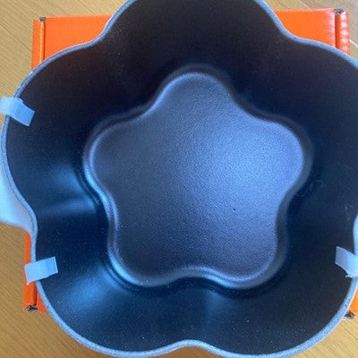 LE CREUSET COCOTTE FLEUR 20CM VAPOR FLOWER SHAPE DUTCH OVEN UNUSED RARE JP