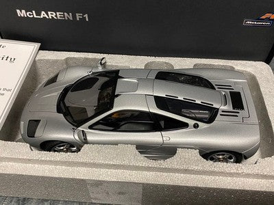 AUTOART 1/18 MCLAREN F1 SHORT TAIL ROAD CAR MAGNESIUM SILVER 76001 RARE MODEL