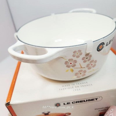 LE CREUSET COCOTTE ROND 20CM SAKURA WHITE POT WITH PINK CAPPUCCINO MUG SET