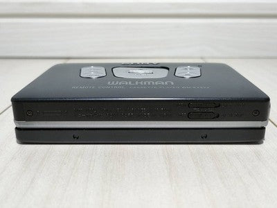 Sony WM-EX622 Cassette Player Silver Excellent /w Box Remote Charger From Japan