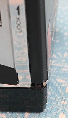 SONY WALKMAN WM-F202 CASSETTE PLAYER RADIO - FM AM - BATTERY COMPARTMENT ISSUE