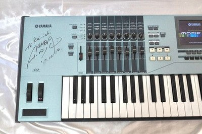 YAMAHA MOTIF XS7 76-KEY MUSIC PRODUCTION SYNTHESIZER W/ HARD CASE FROM JAPAN