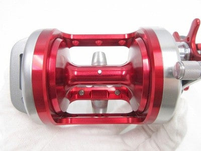 DAIWA TOURNAMENT ISHIDAI Z50 BAITCASTING REEL LURE FROM JAPAN RED SILVER MINT