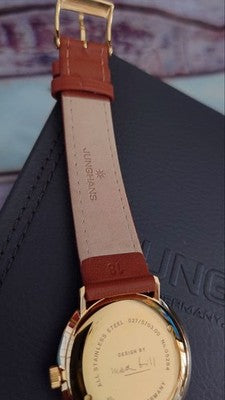 JUNGHANS HAND-WOUND MEN'S WRISTWATCH ROUND FACE GERMAN MADE DIAL OFF-WHITE