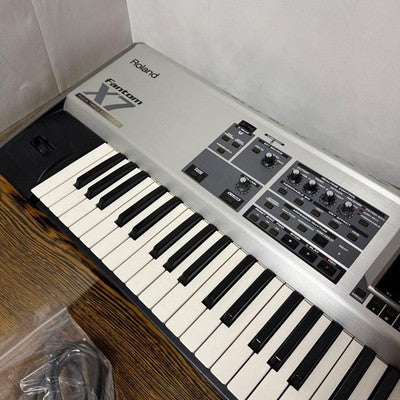 ROLAND FANTOM X7 76 KEY WORKSTATION SYNTHESIZER KEYBOARD TESTED WORKING