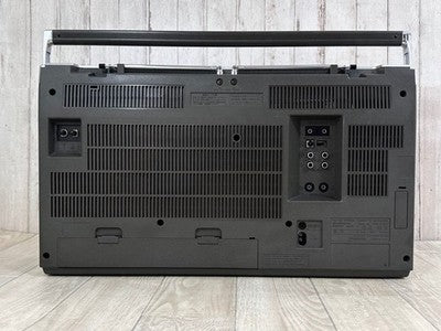 HITACHI TRK-8290 BOOMBOX RADIO CASSETTE RECORDER W/ ORIGINAL BOX & POWER CORD