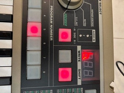 KORG MICROKORG ANALOG MODELING SYNTHESIZER KEYBOARD VOCODER USED JAPAN