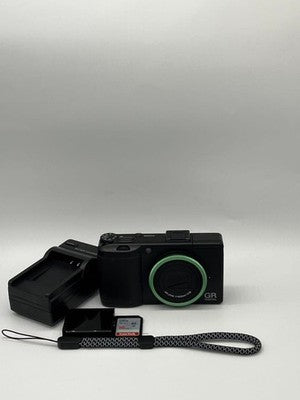 RICOH GR DIGITAL III DIGITAL CAMERA 10.0MP F1.9 28MM FROM JAPAN USED W/BATTERY