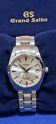 GRAND SEIKO SBGA001 SPRING DRIVE MEN'S WRISTWATCH ROUND FACE JAPAN MADE SS BELT