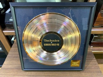 TECHNICS SL-1200 SERIES 35TH ANNIVERSARY GOLD DISC WITH BOOKLET AND ORIGINAL BOX