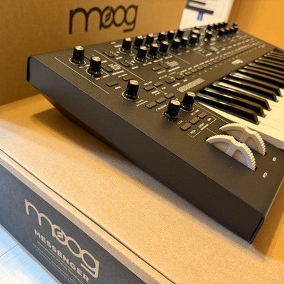 MOOG MESSENGER ANALOG SYNTHESIZER 37 KEY BLACK W BOX TESTED EXCELLENT