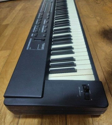 ROLAND A-33 MIDI KEYBOARD CONTROLLER 76 KEYS TESTED BATTERY WORKS PARTS