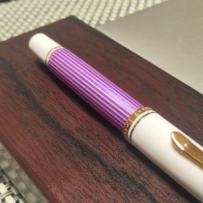 PELIKAN SOUVERAN M600 FOUNTAIN PEN WHITE VIOLET STRIPPED 14K FINE NIB W/BOX