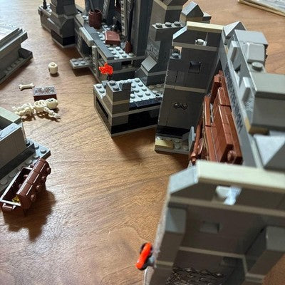 LEGO 9473 LORD OF THE RINGS MORIA MINE SET ONLY NO MINIFIGS W INSTRUCTIONS