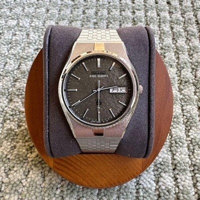 SEIKO KING QUARTZ 5856-8090 TEXTURED BROWN DIAL DAY DATE MENS WATCH VINTAGE