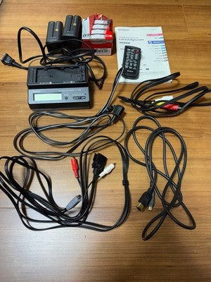 SONY HDR-FX1000 HDV CAMCORDER WITH ACCESSORY KIT BAG TAPES TESTED WORKING