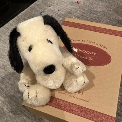STEIFF SNOOPY CREAM 26 EDITION 1500PCS LIMITED PLUSH DOLL W/BOX