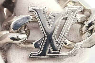 LOUIS VUITTON BAG CHARM MONOGRAM ELEMENT CHAIN M01468 SILVER METAL USED WALLET