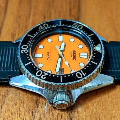 SEIKO PROFESSIONAL 2A22-0170 MINI DIVER 200M QUARTZ WATCH RARE VINTAGE JAPAN