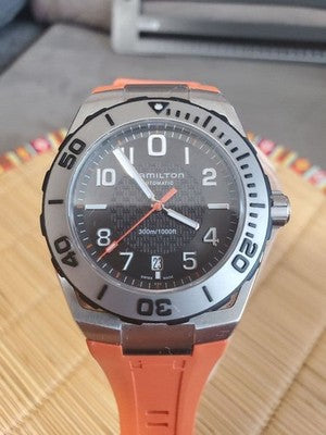 HAMILTON KHAKI NAVY SUB AUTO H786150 43MM STAINLESS STEEL DATE WATCH USED