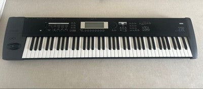 KORG TR76 WORKSTATION SYNTHESIZER 76-KEY W/ ADAPTER SOFT CASE FROM JAPAN AS IS