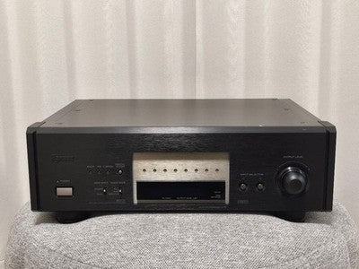 ESOTERIC D-70VU DAC HIGH END DIGITAL ANALOG CONVERTER JAPAN TESTED 100V AS IS