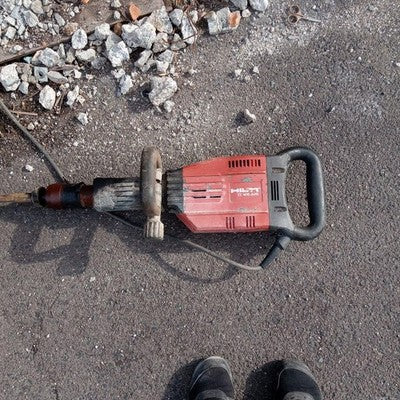 HILTI TE 905-AVR ELECTRIC DEMOLITION HAMMER JACKHAMMER WORKING NO CASE 100V