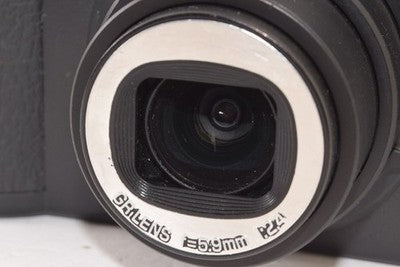 RICOH GR DIGITAL II COMPACT DIGITAL CAMERA LARGE MONITOR FOR PARTS NOT WORKING