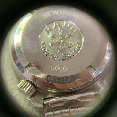 RADO NEWTRONIC 11900 ELECTRONIC MEN'S WATCH BLACK DIAL OVAL CASE STAINLESS