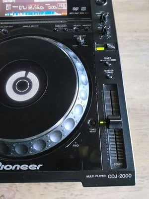 PIONEER CDJ-2000 PROFESSIONAL DJ MULTI PLAYER - E-8709 ERROR CLEAR, NEW CABLES