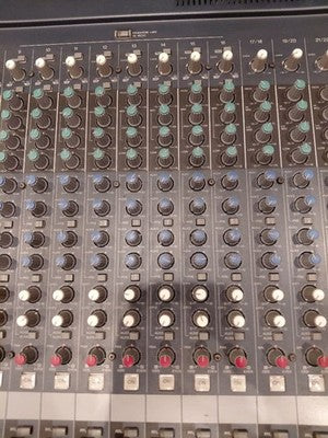 YAMAHA MG24/14FX MIXING CONSOLE 24CH ANALOG AUDIO MIXER SR MIXER WITH CASE