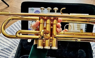 YAMAHA YTR-3335 Bb TRUMPET W/ CASE MOUTHPIECE CARE KIT WARRANTY EXCELLENT