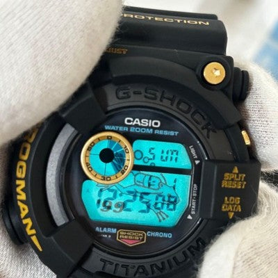 G-SHOCK FROGMAN '99 DW-8200BU-9AT BLACK X GOLD W/MANUAL TESTED JAPAN USED F/S