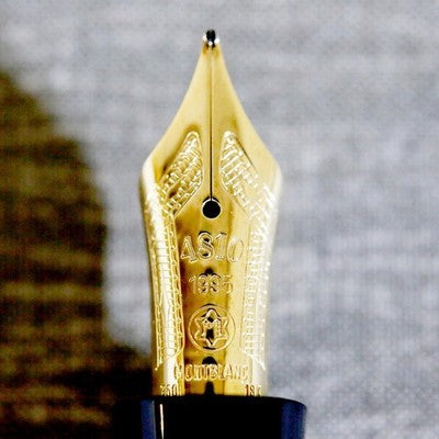 MONTBLANC VOLTAIRE WRITERS EDITION FOUNTAIN PEN 1995 18K M NIB SILVER VERMEIL JP