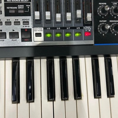 ROLAND JUNO-GI 61-KEY SYNTHESIZER W/ AC ADAPTER HEADPHONES PEDAL  AS IS