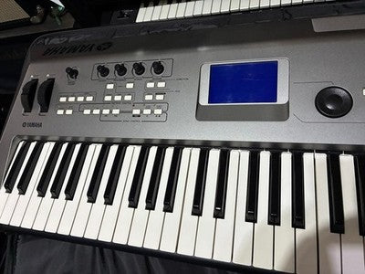 YAMAHA MM6 61-KEY SYNTHESIZER TESTED WORKING W/ ORIGINAL CASE ADAPTER JAPAN
