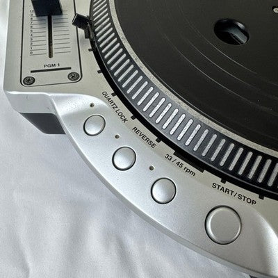 VESTAX QFO DJ TURNTABLE W/ SHURE M44-7 CARTRIDGE - TESTED, HAS CRACK