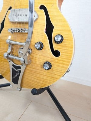 EPIPHONE WILDKAT ELECTRIC GUITAR WITH BIGSBY TREMOLO CLEAN CONDITION SOFT CASE
