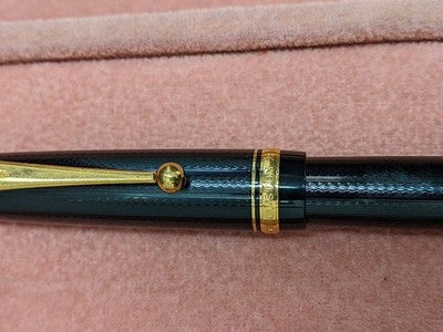 PILOT FOUNTAIN PEN NIB SIZE M 14K BLACK GOLD RESIN USED AUTHENTIC PRODUCT