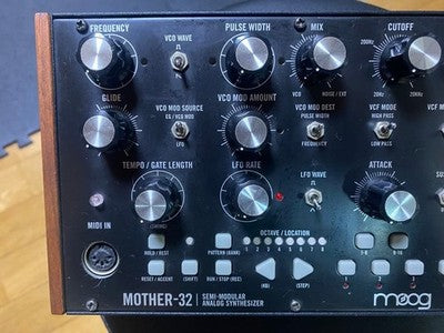 MOOG MOTHER-32 SEMI MODULAR ANALOG SYNTHESIZER USED  TESTED WORKING