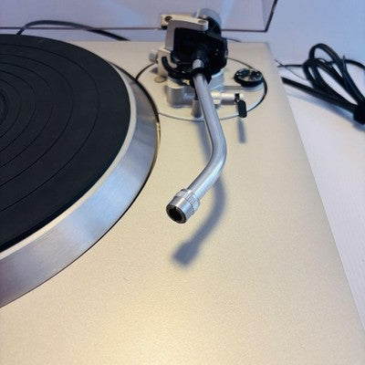TECHNICS SL-1500MK2 DIRECT DRIVE TURNTABLE QUARTZ LOCK -FOR PARTS OR NOT WORKING