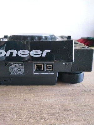 PIONEER CDJ-2000 PROFESSIONAL DJ MULTI PLAYER - E-8709 ERROR CLEAR, NEW CABLES