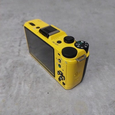 PENTAX Q7 YELLOW MIRRORLESS CAMERA 02 ZOOM LENS KIT SD CARD ACCESSORIES